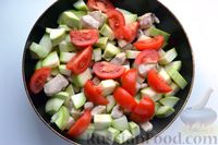 Фото приготовления рецепта: Куриное филе, тушенное с кабачками и помидорами - шаг №6