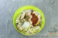 Фото приготовления рецепта: Куриные крылышки в горчично-майонезном маринаде с аджикой (в духовке) - шаг №5
