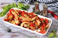 Фото к рецепту: Салат с кальмарами, жареным болгарским перцем и зелёным луком