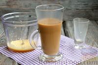 Фото приготовления рецепта: Гоголь-моголь с кофе и молоком - шаг №5