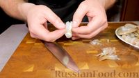 Фото приготовления рецепта: Паста с креветками и брокколи в сливочно-чесночном соусе - шаг №2