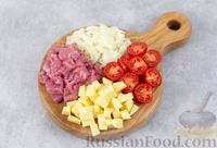 Фото приготовления рецепта: Картофельная запеканка со свининой, помидорами и луком - шаг №2