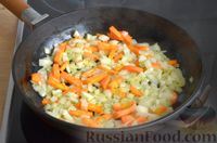 Фото приготовления рецепта: Рис с кабачками, помидорами и сладким перцем - шаг №5