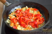 Фото приготовления рецепта: Рис с кабачками, помидорами и сладким перцем - шаг №6