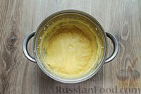 Фото приготовления рецепта: Кекс на йогурте, с ревенем и апельсиновой цедрой - шаг №6