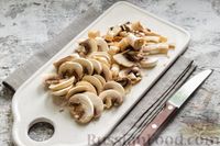 Фото приготовления рецепта: Фунчоза с грибами, сладким перцем и морковью - шаг №7