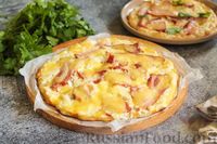 Фото приготовления рецепта: Пицца с беконом, моцареллой и соусом из сливочного сыра - шаг №12