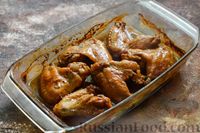 Фото приготовления рецепта: Куриные крылышки, запечённые в лимонно-соевом маринаде - шаг №9