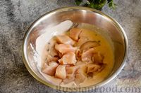 Фото приготовления рецепта: Куриный шашлык со сладким перцем, в пряном йогуртово-томатном маринаде - шаг №4