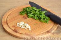 Фото приготовления рецепта: Салат из помидоров и болгарского перца с овсяными хлопьями - шаг №4