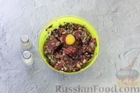 Фото приготовления рецепта: Картофельные "лодочки" с фаршем и грибами (в духовке) - шаг №6
