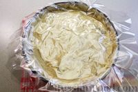 Фото приготовления рецепта: Торт из пряников с творожным сыром, сгущенкой и грецкими орехами (без выпечки) - шаг №11