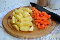 Фото приготовления рецепта: Тушёная индейка с кабачками и картошкой - шаг №4