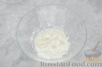 Фото приготовления рецепта: Котлеты из фарша, запечённые в сметанно-чесночном соусе - шаг №3