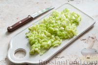 Фото приготовления рецепта: Винегрет с фасолью, свежими огурцами и щавелем - шаг №6