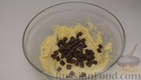 Фото приготовления рецепта: Песочное печенье с шоколадом и маршмеллоу - шаг №3