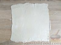 Фото приготовления рецепта: Слоёные булочки с сыром и шпинатом - шаг №7