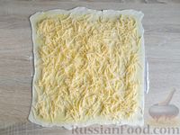 Фото приготовления рецепта: Слоёные булочки с сыром и шпинатом - шаг №9