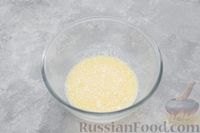 Фото приготовления рецепта: Закусочные песочные тарталетки с брынзой и укропом - шаг №3
