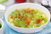 Фото приготовления рецепта: Куриный суп с капустой, сладким перцем и зелёным горошком - шаг №13