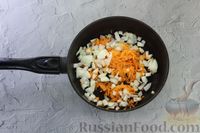 Фото приготовления рецепта: Куриный суп с вермишелью и яйцами - шаг №7
