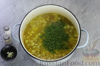 Фото приготовления рецепта: Куриный суп с вермишелью и яйцами - шаг №10