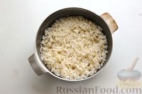 Фото приготовления рецепта: Жареный рис с беконом и картофелем - шаг №2
