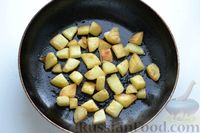 Фото приготовления рецепта: Жареный рис с беконом и картофелем - шаг №7