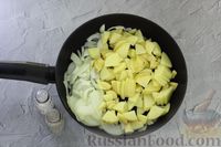 Фото приготовления рецепта: Испанская картофельная тортилья с брынзой и тмином - шаг №4