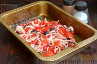 Фото приготовления рецепта: Курица, запечённая с помидорами и маслинами (в духовке) - шаг №8