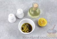 Фото приготовления рецепта: Салат с мидиями, помидорами, огурцом и болгарским перцем - шаг №3