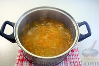 Фото приготовления рецепта: Куриный суп со щавелем и вермишелью - шаг №12