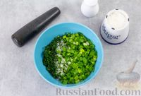 Фото приготовления рецепта: Тюря с печёным луком, на квасе - шаг №4