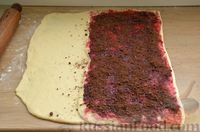 Фото приготовления рецепта: Сдобные булочки-колечки с черешней и шоколадным штрейзелем - шаг №20