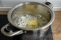 Фото приготовления рецепта: Сборная солянка с курицей, колбасой и каперсами - шаг №6