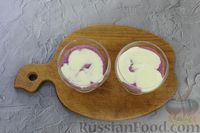 Фото приготовления рецепта: Творожный десерт с шелковицей и сгущенным молоком - шаг №10