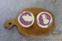 Фото приготовления рецепта: Творожный десерт с шелковицей и сгущенным молоком - шаг №11