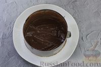 Фото приготовления рецепта: Торт из лаваша с вишней и кремом из сметаны, сгущенки и какао - шаг №9