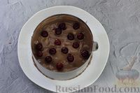 Фото приготовления рецепта: Торт из лаваша с вишней и кремом из сметаны, сгущенки и какао - шаг №15