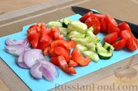 Фото приготовления рецепта: Греческий салат с креветками - шаг №5