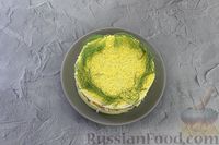 Фото приготовления рецепта: Салат "Мимоза" со шпротами - шаг №18