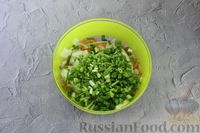 Фото приготовления рецепта: Малосольные огурцы, фаршированные морковью, луком и чесноком - шаг №7