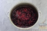 Фото приготовления рецепта: Варенье из вишни с корицей (на зиму) - шаг №5