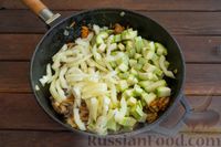 Фото приготовления рецепта: Булгур с грибами, кабачками, помидорами и сладким перцем - шаг №9