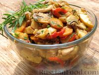 Фото к рецепту: Жареная картошка с грибами и сладким перцем