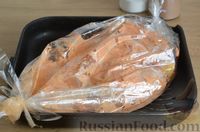 Фото приготовления рецепта: Куриные окорочка, запечённые в майонезно-чесночном соусе (в рукаве) - шаг №5