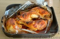 Фото приготовления рецепта: Куриные окорочка, запечённые в майонезно-чесночном соусе (в рукаве) - шаг №7