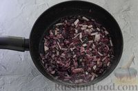 Фото приготовления рецепта: Вишнёвый чатни с имбирём, перцем чили и луком (на зиму) - шаг №11