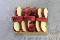 Фото приготовления рецепта: Малосольные огурцы с яблоками - шаг №4