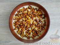 Фото приготовления рецепта: Заливной пирог с курицей и кукурузой в томатном соусе (на кефире) - шаг №16